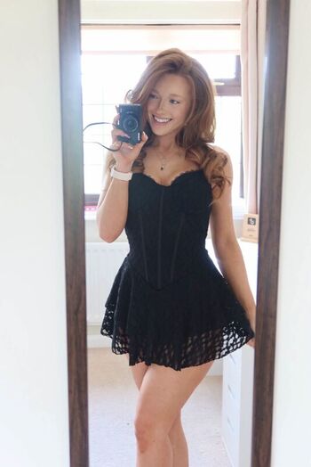 Phoebeisginger page leaked private photo uncensored HD quality