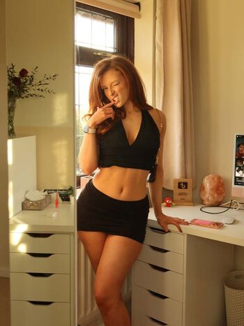 Phoebeisginger page leaked private photo uncensored HD quality
