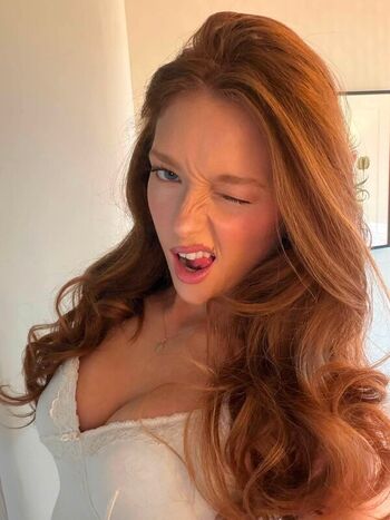 Phoebeisginger leaked private photo uncensored HD quality