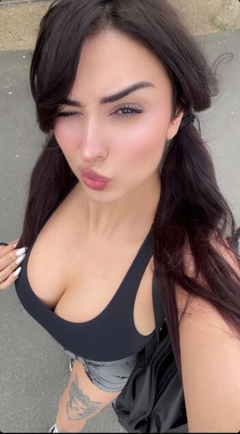 Pinkgeek  page leaked private photo uncensored HD quality