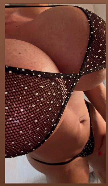 Queenmuscleboobs page leaked private photo uncensored HD quality