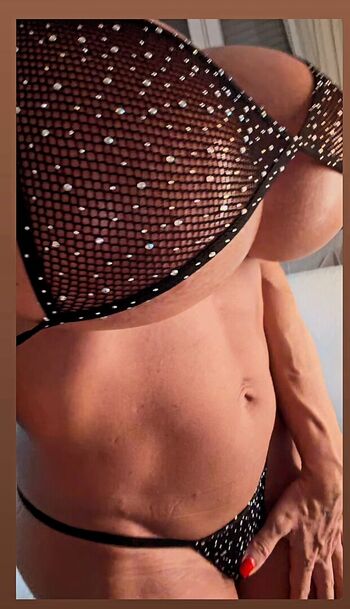 Queenmuscleboobs page leaked private photo uncensored HD quality