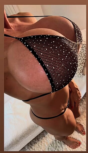Queenmuscleboobs page leaked private photo uncensored HD quality