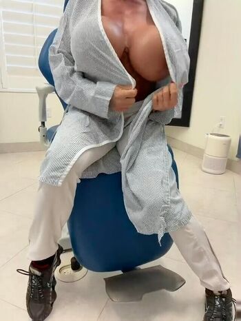 Queenmuscleboobs leaked private photo uncensored HD quality