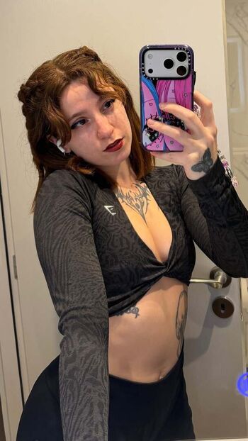 Red witchhh leaked private photo uncensored HD quality