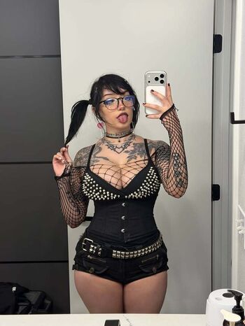 Redroomromance  page leaked private photo uncensored HD quality