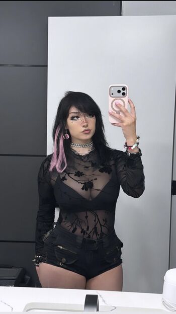 Redroomromance leaked private photo uncensored HD quality