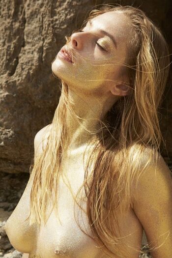 Retrousse tits page leaked private photo uncensored HD quality
