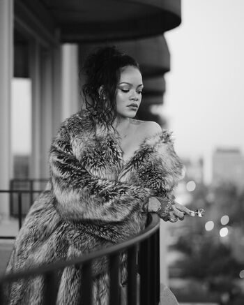 Rihanna  page leaked private photo uncensored HD quality