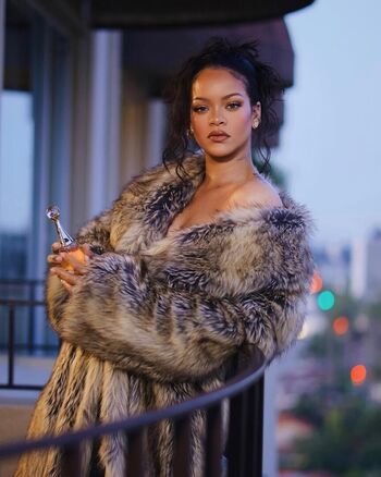 Rihanna  page leaked private photo uncensored HD quality