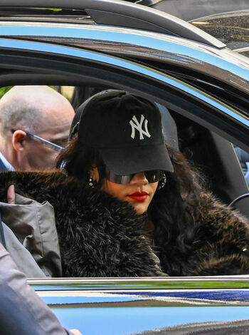 Rihanna  page leaked private photo uncensored HD quality