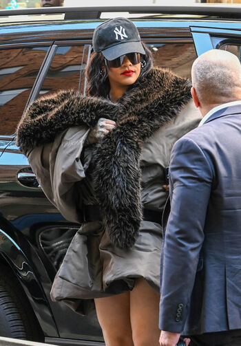 Rihanna  page leaked private photo uncensored HD quality