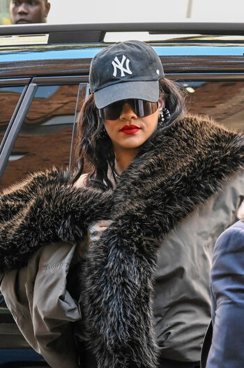 Rihanna  page leaked private photo uncensored HD quality