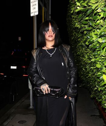 Rihanna  page leaked private photo uncensored HD quality