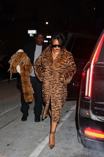 Rihanna  page leaked private photo uncensored HD quality