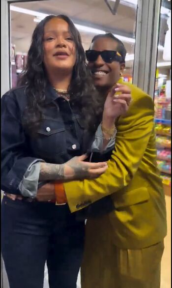 Rihanna  page leaked private photo uncensored HD quality