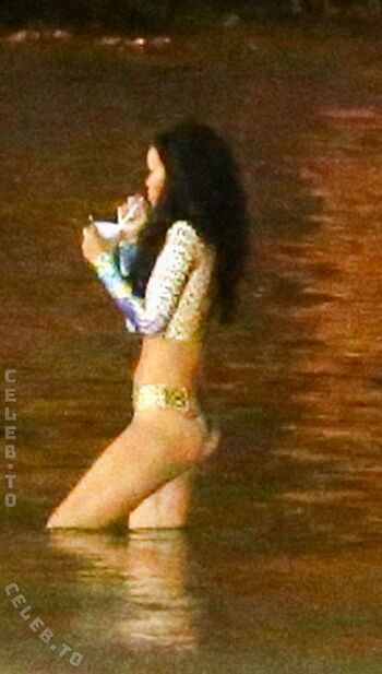 Rihanna  page leaked private photo uncensored HD quality