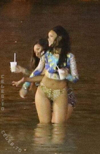 Rihanna  page leaked private photo uncensored HD quality