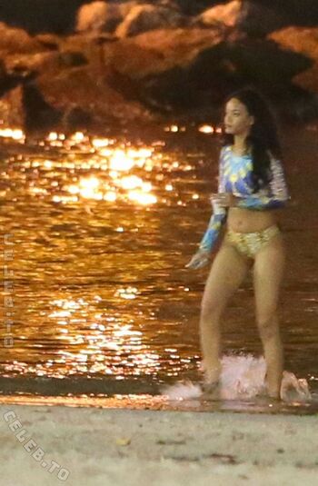 Rihanna  page leaked private photo uncensored HD quality