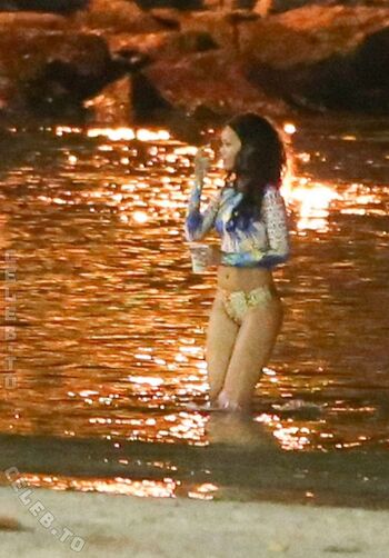 Rihanna  page leaked private photo uncensored HD quality