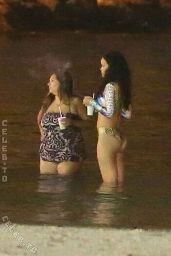 Rihanna  page leaked private photo uncensored HD quality