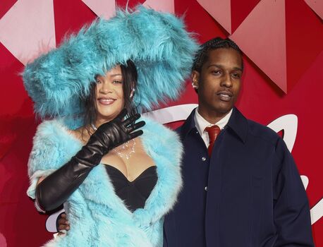 Rihanna  page leaked private photo uncensored HD quality