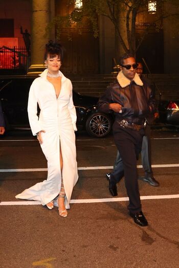Rihanna  page leaked private photo uncensored HD quality