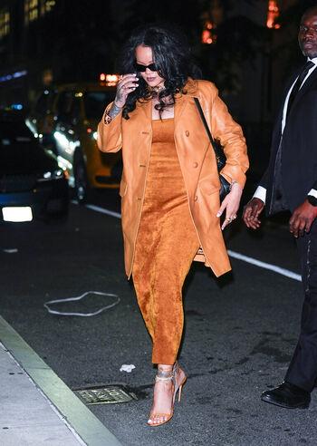 Rihanna  page leaked private photo uncensored HD quality