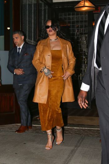 Rihanna  page leaked private photo uncensored HD quality