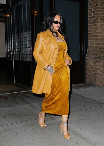 Rihanna  page leaked private photo uncensored HD quality