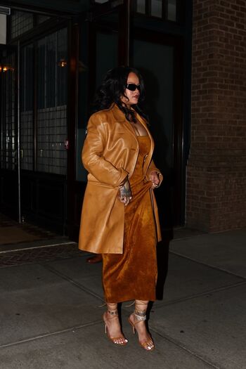 Rihanna  page leaked private photo uncensored HD quality