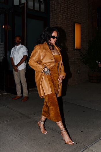 Rihanna  page leaked private photo uncensored HD quality