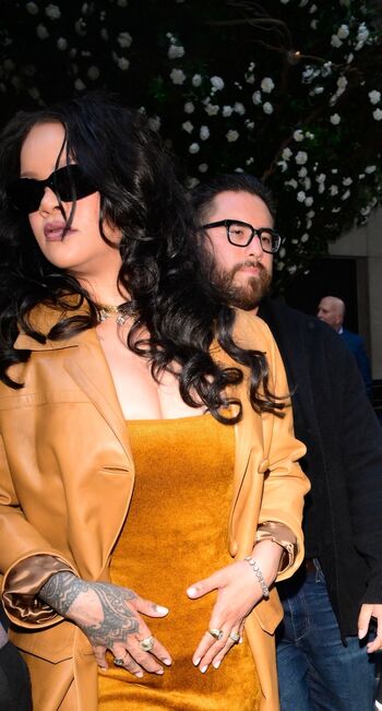 Rihanna  page leaked private photo uncensored HD quality