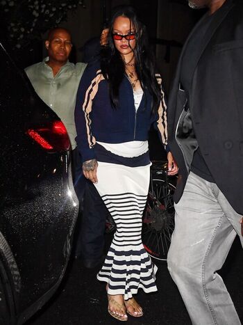 Rihanna  page leaked private photo uncensored HD quality