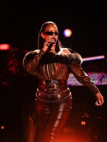 Rihanna  page leaked private photo uncensored HD quality