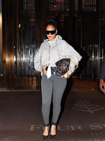 Rihanna  page leaked private photo uncensored HD quality