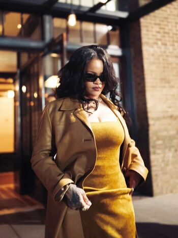 Rihanna  page leaked private photo uncensored HD quality