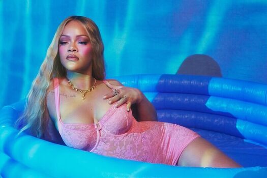 Rihanna  page leaked private photo uncensored HD quality