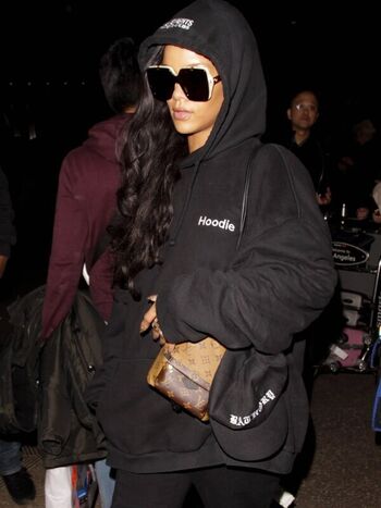 Rihanna  page leaked private photo uncensored HD quality