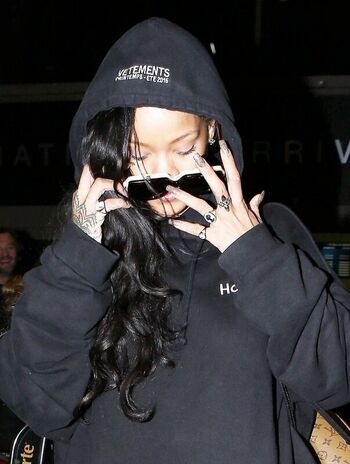 Rihanna  page leaked private photo uncensored HD quality