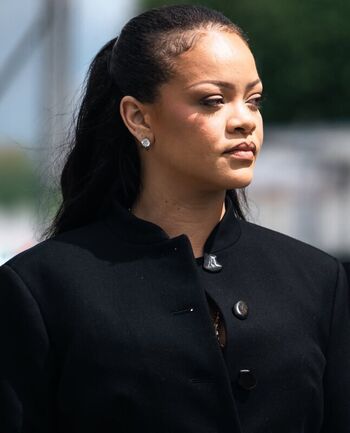Rihanna  page leaked private photo uncensored HD quality