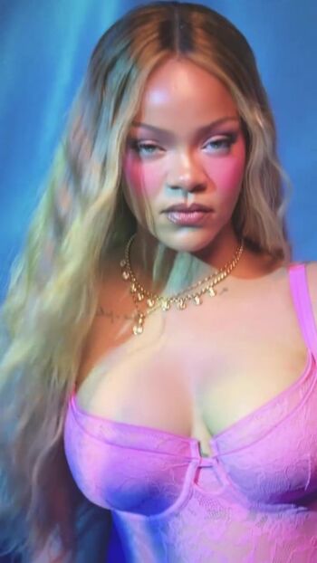 Rihanna  page leaked private photo uncensored HD quality