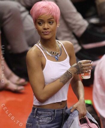 Rihanna  page leaked private photo uncensored HD quality