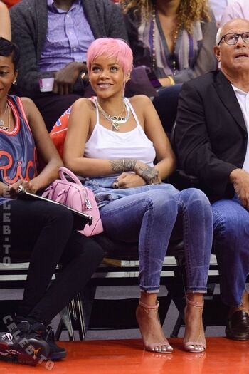 Rihanna  page leaked private photo uncensored HD quality
