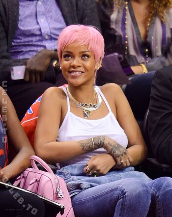 Rihanna  page leaked private photo uncensored HD quality
