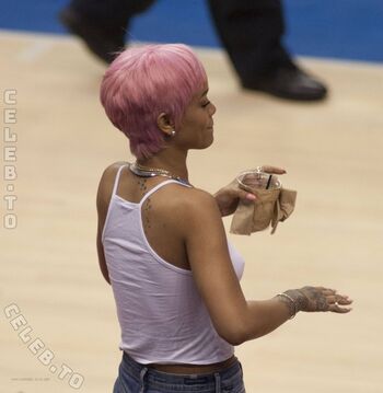 Rihanna  page leaked private photo uncensored HD quality