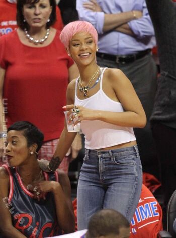 Rihanna  page leaked private photo uncensored HD quality