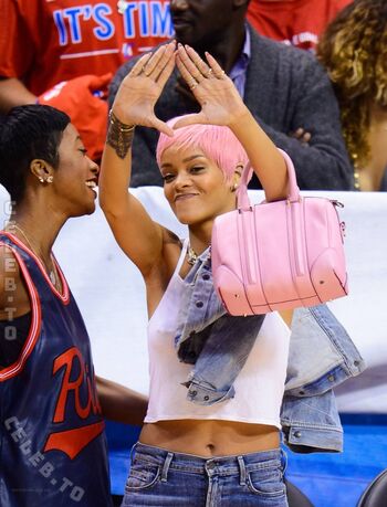 Rihanna  page leaked private photo uncensored HD quality