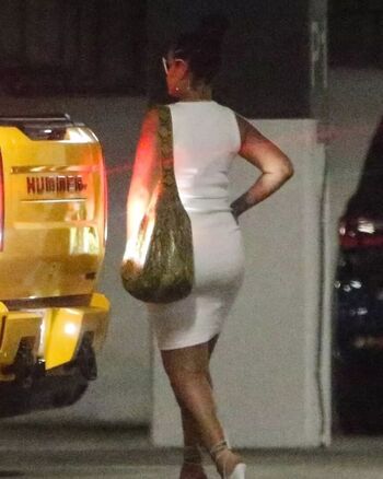 Rihanna  page leaked private photo uncensored HD quality
