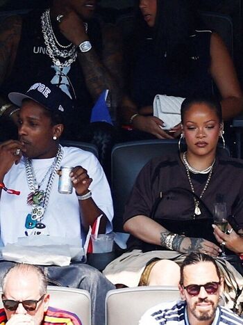 Rihanna  page leaked private photo uncensored HD quality